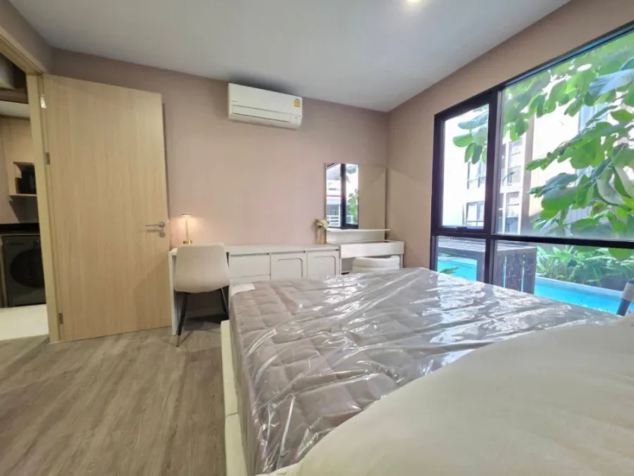 ให้เช่า The Shade Sathorn 1 ชั้น 2 วิวสระว่ายน้ำ แต่งครบ น่าอยู่ สนใจจองเลย ด่วนๆ