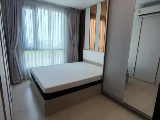 For rent, Knightsbridge Phaholyothin-Interchange, Rim room, good location, cool breeze, fully furnished, book now.