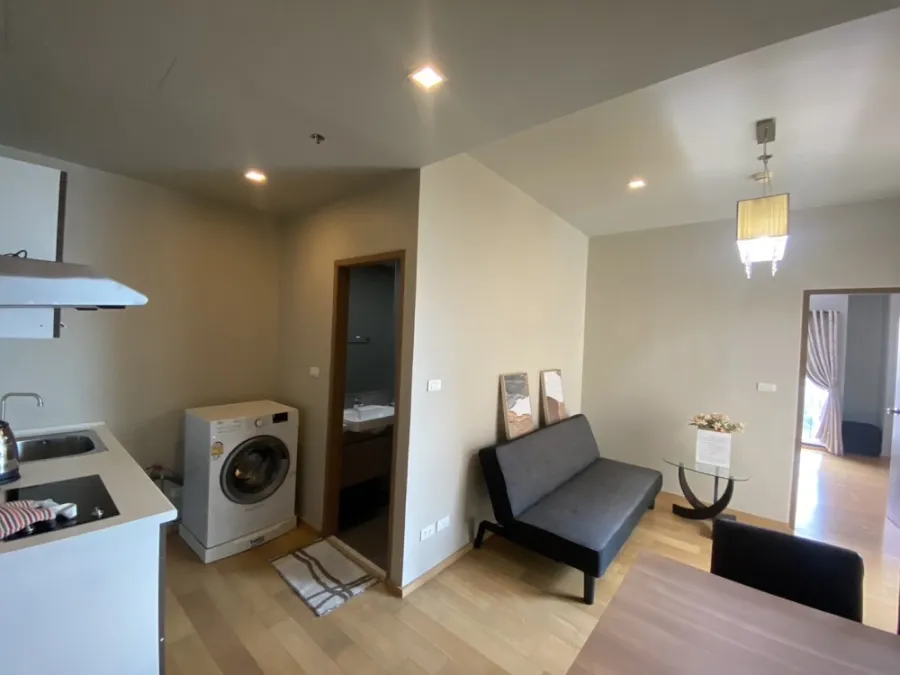 Condo for rent, Noble Revent, beautiful room, fully furnished, good location, easy to travel, don't miss it.