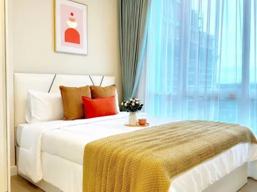 For rent, The Sky Sukhumvit, decorated room, ready to move in, white tone, pleasing to the eye, affordable price, hurry and reserve now.