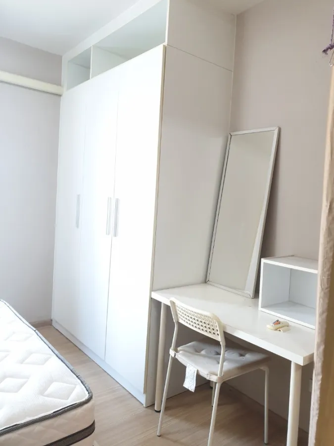 For rent, Fuse Mobius Ramkhamhaeng Station, 12A floor, beautiful room, fully furnished with furniture and electrical appliances.