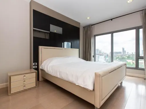 For rent: The Crest Sukhumvit 34, 8th floor, Duplex room, fully furnished. If interested, hurry and reserve now. Don't wait.