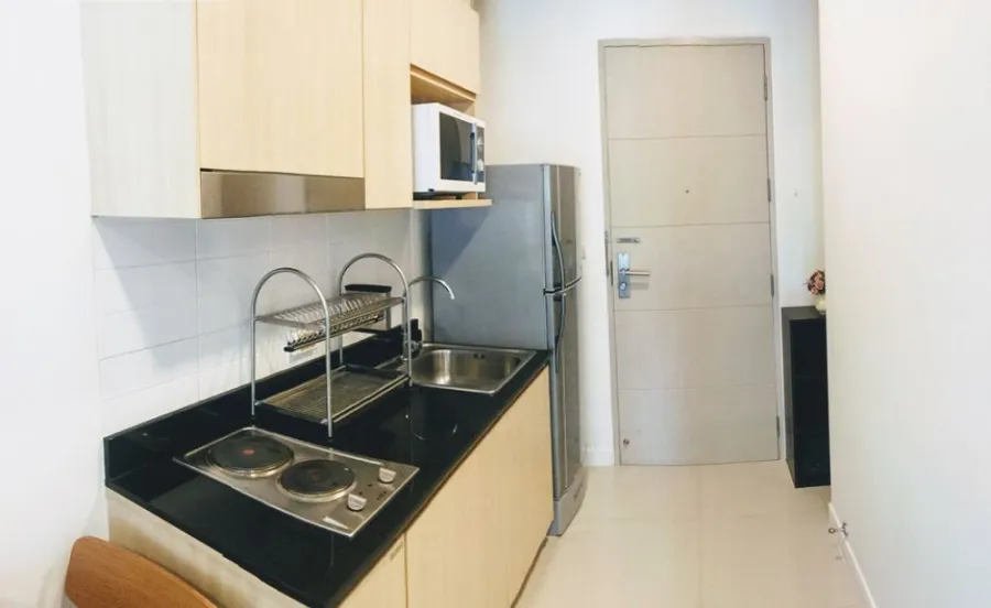 Condo for rent, Ideo Ratchada-Huay Kwang, fully furnished. Next to Huai Khwang MRT Station, don't miss it!!