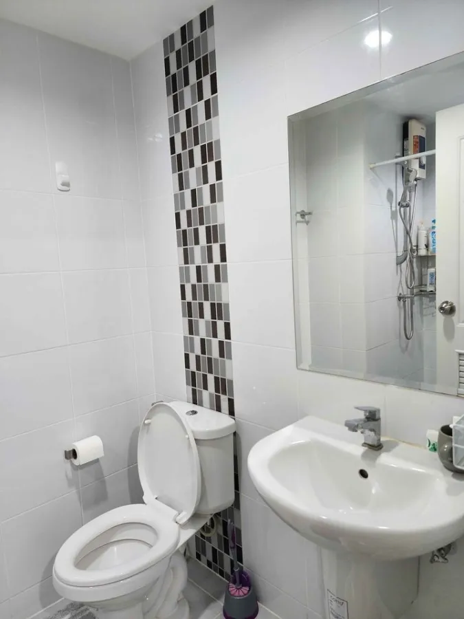 For rent: The Niche ID Seri Thai, blue-navy tone room, beautiful and comfortable to the eyes, complete facilities, don't miss it.
