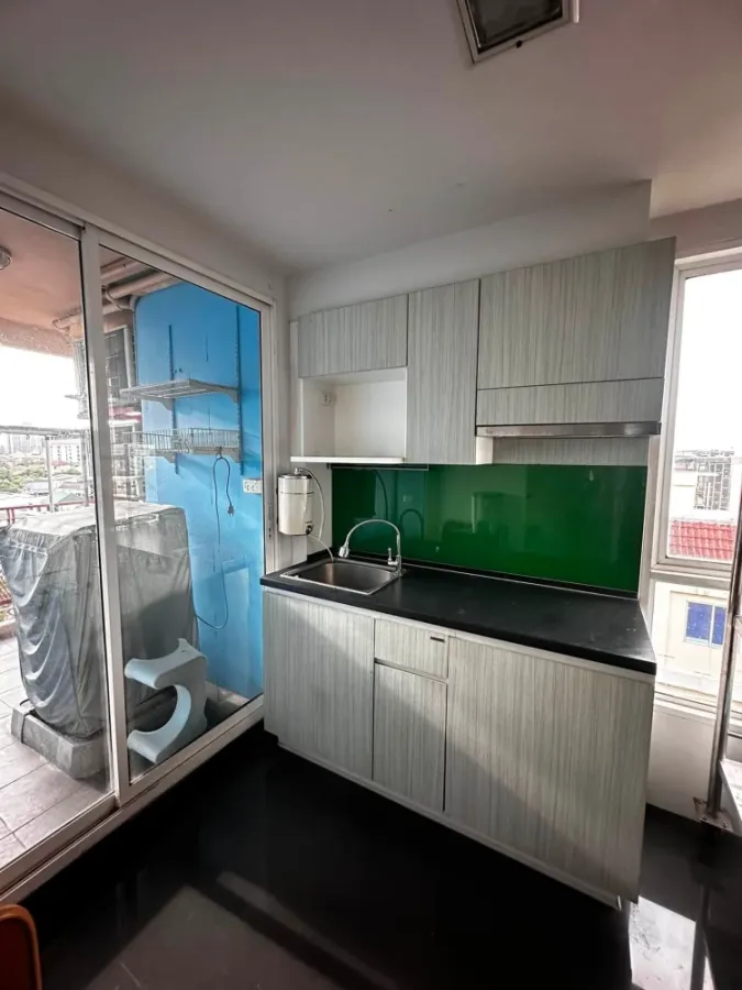 For sale: C-Style Condo, large unit, fully furnished, with parking space. Don't miss out!