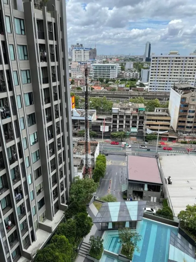 For rent, The Niche Pride Thonglor-Phetchaburi, north side, pool view, simple but inviting room, hurry to reserve
