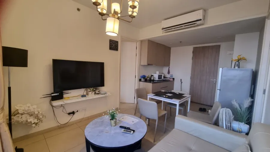For sale Unixx South Pattaya, spacious room, lots of usable space, sea view and a view from a high floor, hurry and book now.