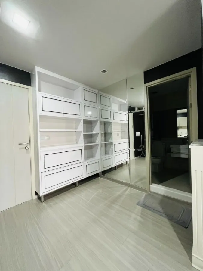 Sell Life Ladprao, beautiful decorated room, built-in furniture, fully furnished Don't just look at it. Hurry up to reserve it. Hurry up.