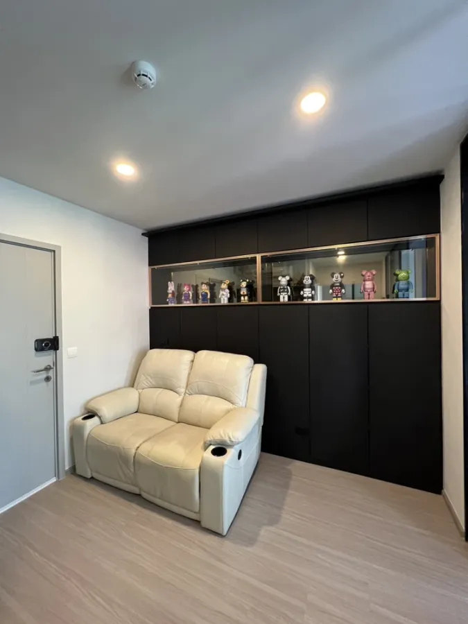 Selling Aspire Asoke - Ratchada, 5th floor, fully furnished unit. Ready to move in! Book now, don't miss out!
