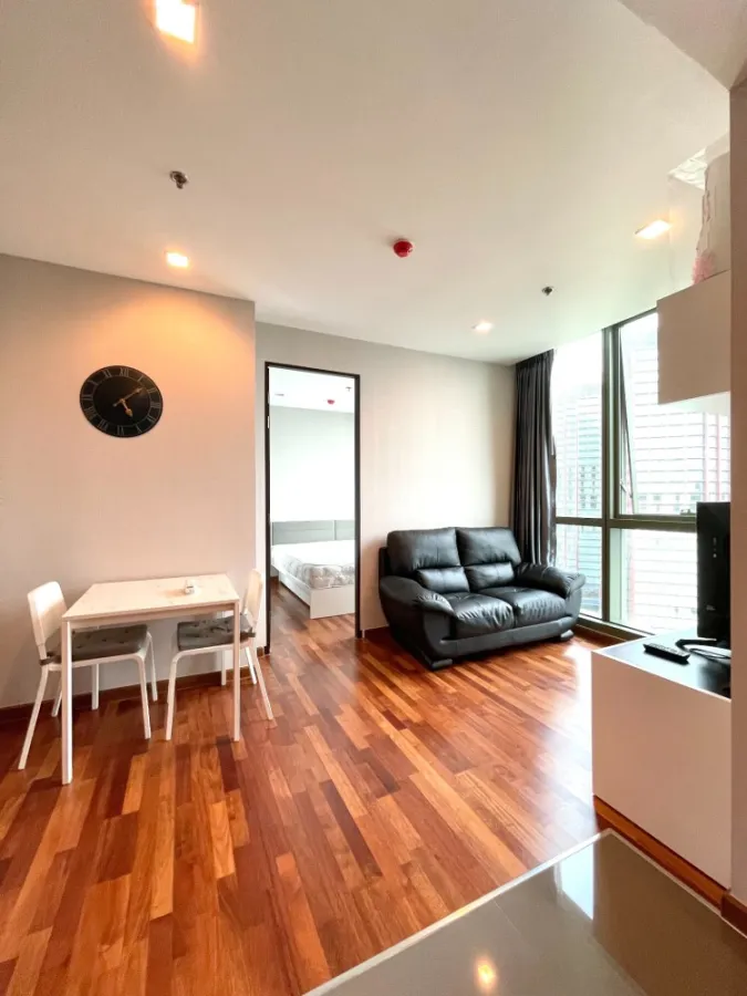 For rent!! Wish Signature Midtown Siam Condo, 22nd floor, south facing, beautiful room, very livable, great price, don't miss it!!
