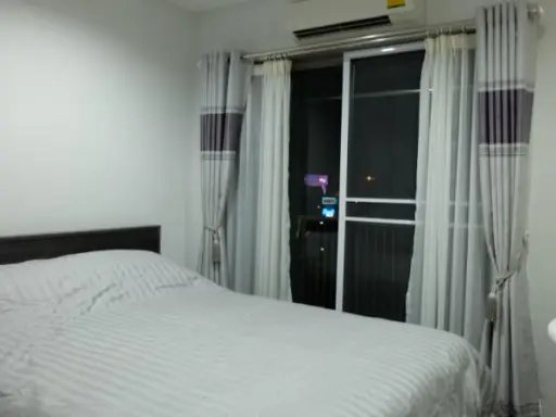 Selling very cheap, 1 bedroom condo, B Campus, 4th floor, north, near DPU graduate business university. Hurry up, the room is limited.