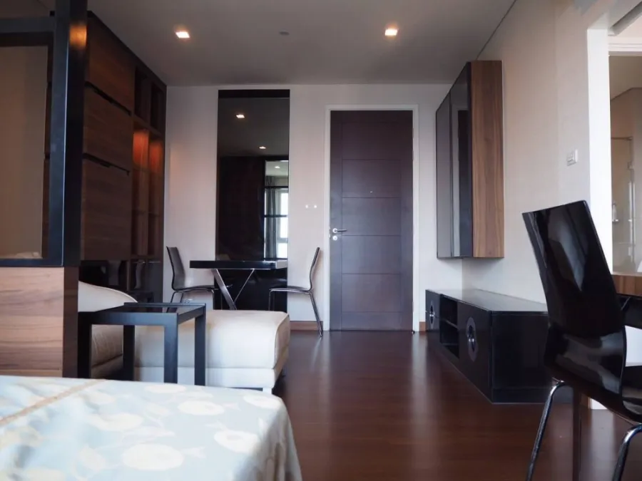 For rent, Ivy Thonglor, 1 bedroom, 23rd floor, complete with electrical appliances. Reserve first and stay first.