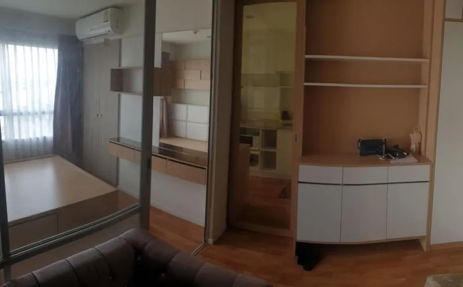 For rent, Lumpini Nawamin Sriburapha, 8th floor, comes with furniture and complete electrical appliances. Book now, don't miss it.