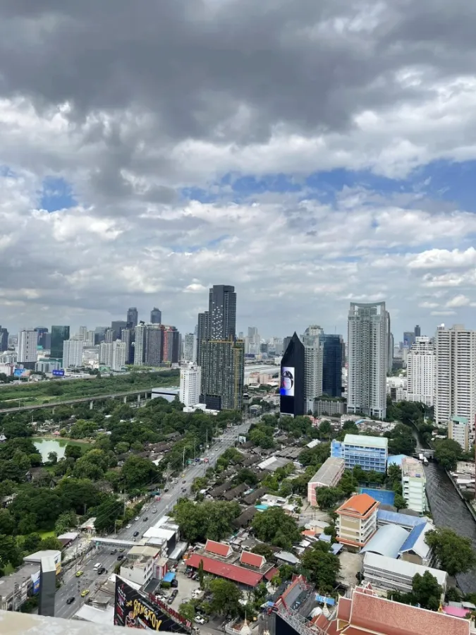 ให้เช่า วิทยุ คอมเพล็กซ์ 3 ห้องนอน โทนสว่างสบายตาน่าอยู่ เลี้ยงสัตว์ได้ คนรักสัตว์ห้ามพลาดเด็ดขาด