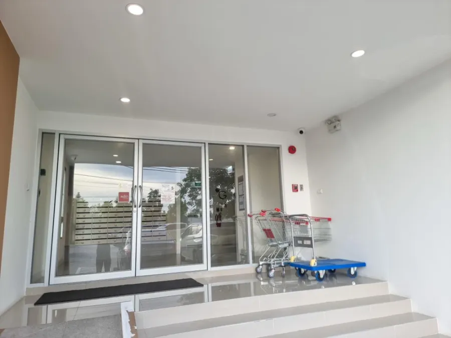 Condo for rent at Sena Kith Bangna - KM.29. The unit is partitioned into separate, clearly defined zones. Affordable price. Book now, don't miss out!