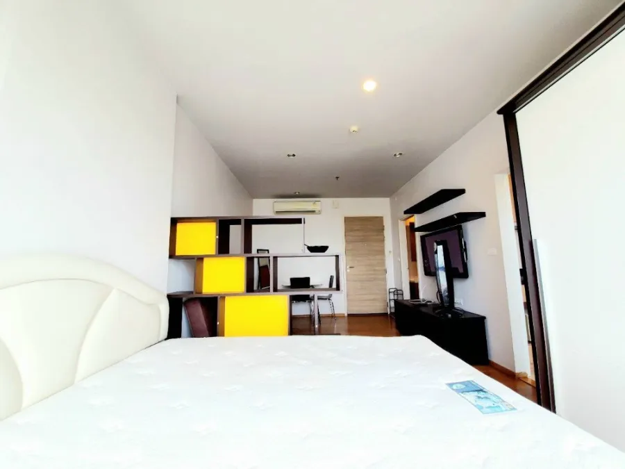For rent, Hive Taksin, good position, north, 16th floor, beautiful view, unique, has everything. If you don't reserve, you will regret it.