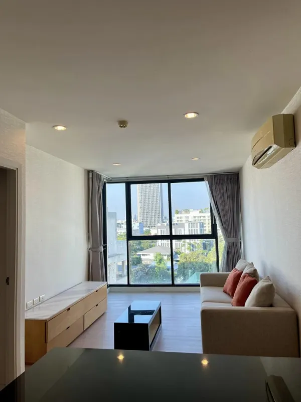 ขาย D 65 Condominium บรรยากาศดีสุดๆ ห้องตกแต่งน่าอยู่ เรียบง่าย อยู่สบาย สนใจรีบจับจองเลย