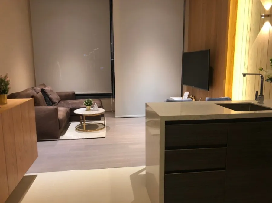 For sale: The Esse Asoke, spacious room, nice to live in, complete with furniture and electrical appliances. Buy now, don't wait, hurry.