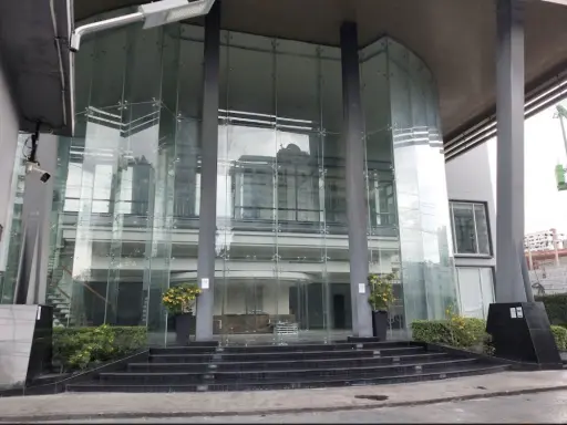 ให้เช่า เซอร์เคิล คอนโดมิเนียม เหมาะสำหรับสำนักงาน ร้านอาหาร โชว์รูม ขนาด 1,049 ตร.ม. ทำเลดี จองด่วน