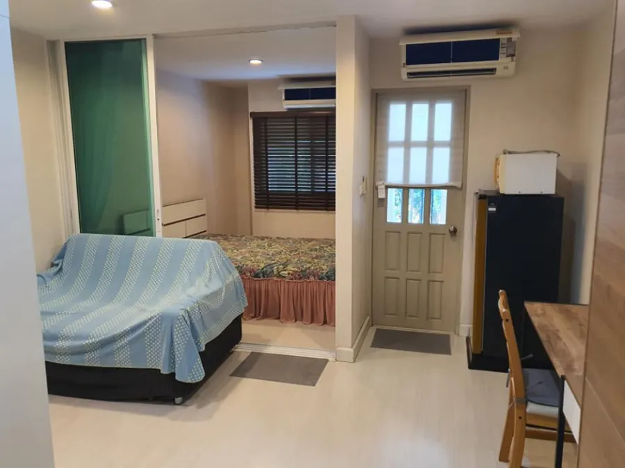 ให้เช่า คันทรี่ วิลล์ รีสอร์ท ชั้น 2 ห้องมุม เป็นส่วนตัวสุดๆ ตกแต่งด้วยเฟอร์นิเจอร์อย่างดี รีบจองเลย