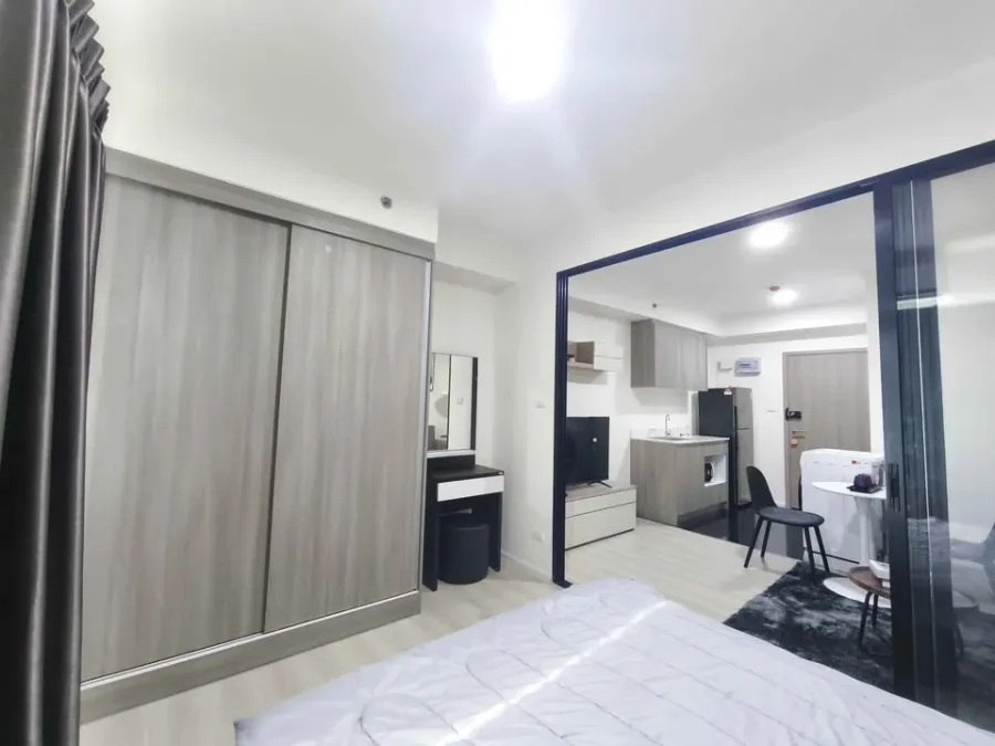 For rent: A space Mega 2, 25th floor, very high, great city view, fully decorated, ready to move in.