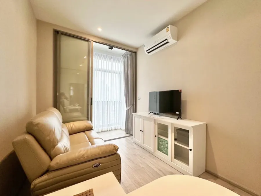 Condo for rent: Rhythm Ekkamai Estate. A lovely room with ample living space. Just bring your belongings and move in. Don't miss out!