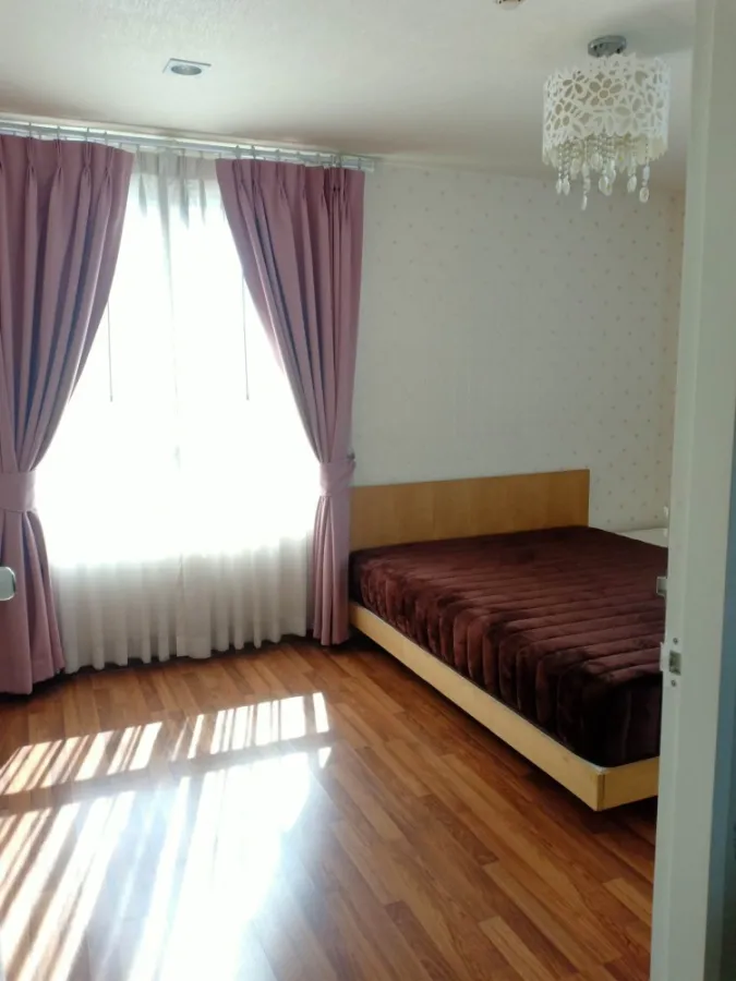 For rent, Condo U@Huamak Station, 1 bedroom, 1 bathroom, nice bed, fully furnished, hurry up and reserve now.
