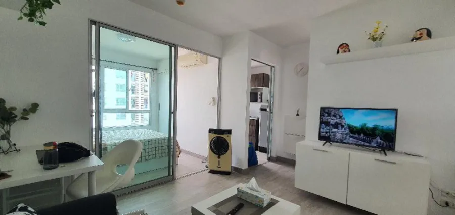 Urgent. Condo for rent, Den Vibhavadi, Building B, 5th floor, complete electrical appliances. You can bring your bags to live.