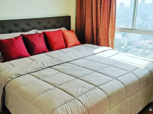 For rent: Lumpini Park Riverside - Rama 3, 1 bedroom, 1 bathroom, lots of usable space, beautiful Chao Phraya River view, reserve now!