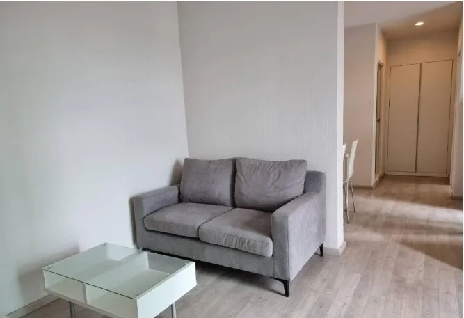 Sale Plum Condo Central Station Phase 1, 2 bedrooms, 2 bathrooms, fully furnished, high view, cool breeze all year round, book now