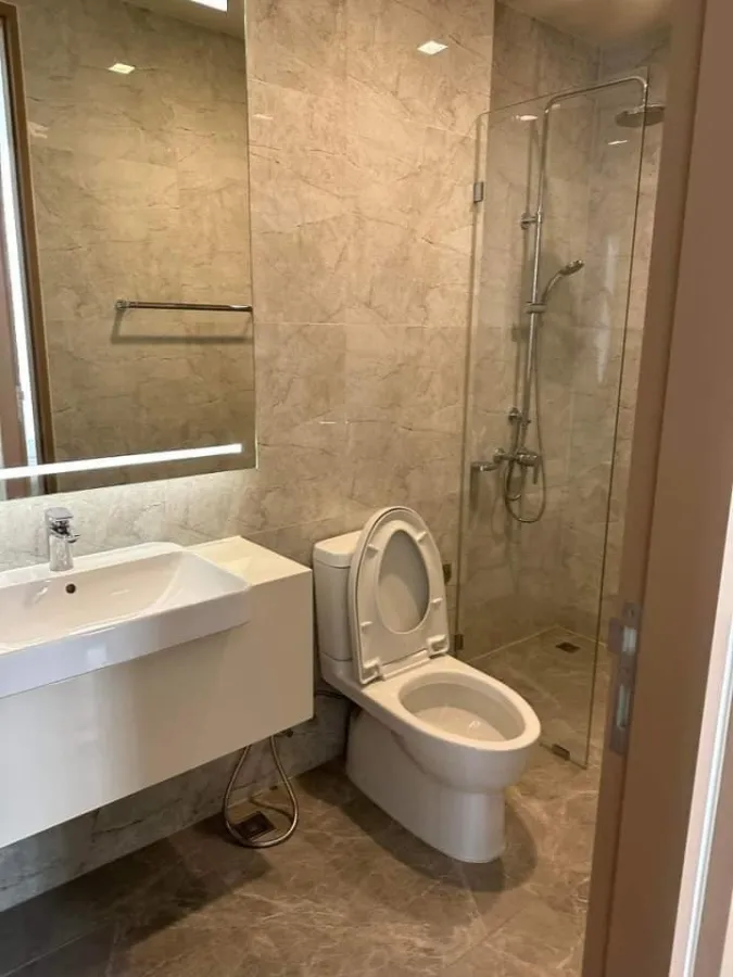 Sell, rent!! Noble Around Sukhumvit 33 condo, elegantly decorated room Complete facilities. Hurry up to reserve!!