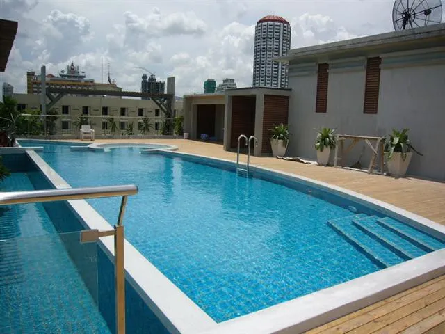 For rent, Wonnapa Sukhumvit 38, beautiful duplex room. Fully furnished Wide area, not uncomfortable, the best location near BTS Thonglor. Do not miss it.