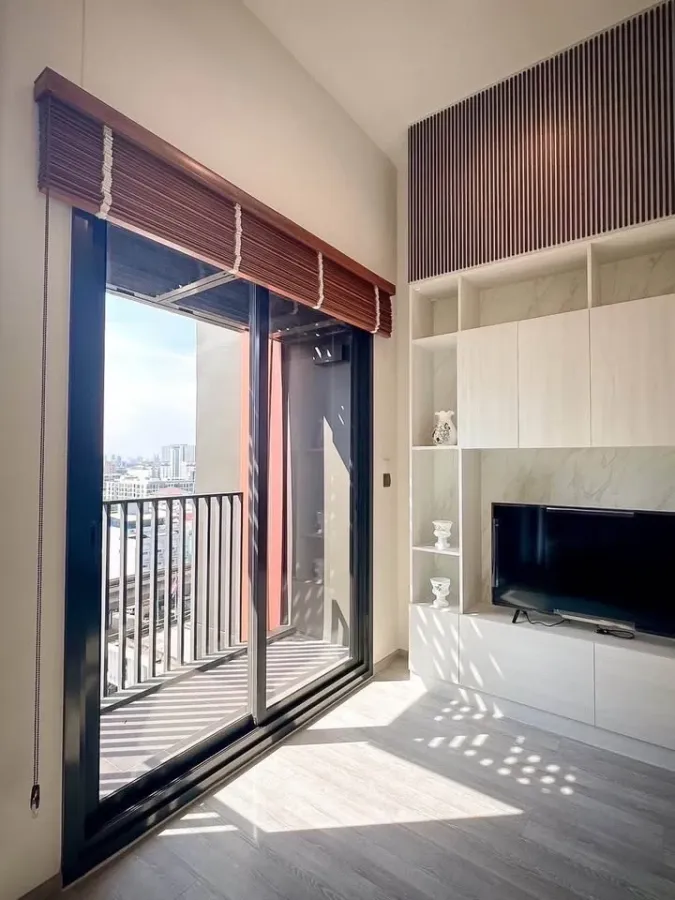 For rent: The Line Sukhumvit 101, 9th floor, nice room, fully furnished, interested, reserve now, urgent.