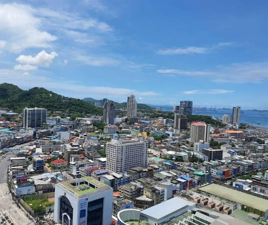 For rent, a super cool room! At Keen Center Sriracha, 31st floor, the highest, amazing sea view, book now, don't hesitate.