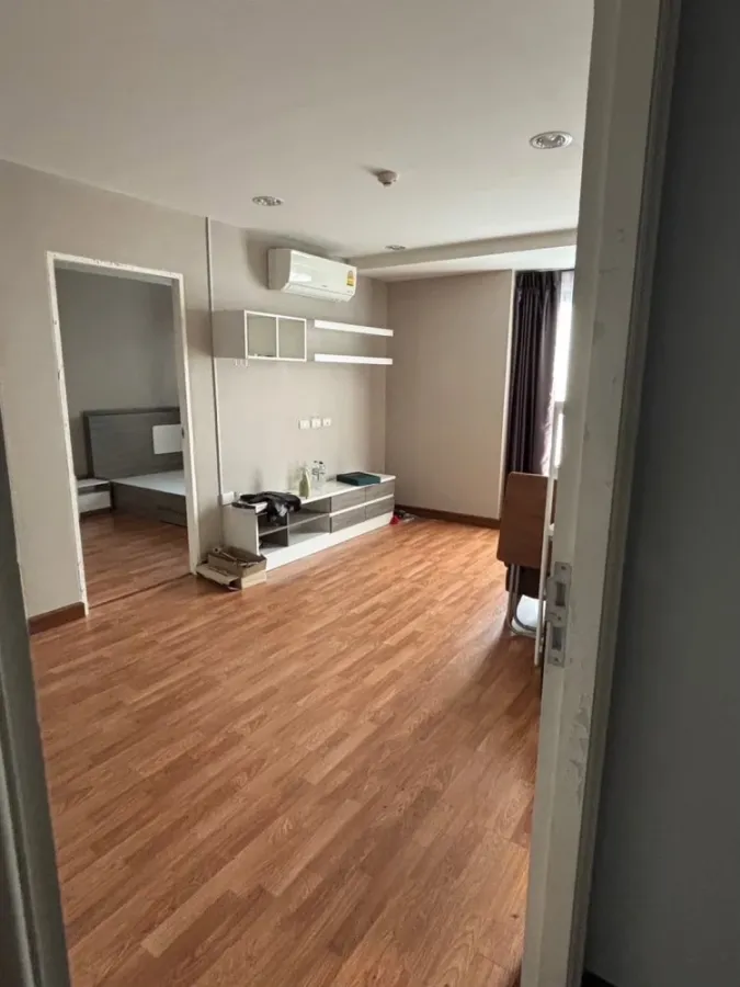 For sale or rent: Sucharee Life Laksi-Chaengwattana, corner unit, quiet, great location, complete amenities. Book now!