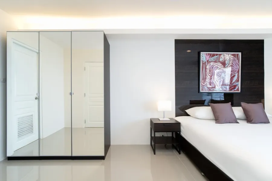 For rent or sale: The Waterford Diamond Sukhumvit 30/1, very high floor, city view, spacious area, hurry and reserve now.