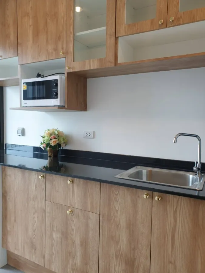 For rent, The Tree Rio Bang Aor Station, corner room, river view, don't miss it, book now.