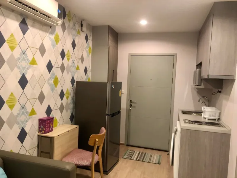 For sale Ideo wutthakat ห้องมุม วิวสระว่ายน้ำ ติอวอลเปเปอร์อย่างดี แถมราคาสุดคุ้ม รีบมาจองด่วนๆ