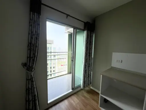 For rent, Lumpini Ville Nakhon In-Riverview, empty room, not too expensive, room decorating lovers shouldn't miss this room.