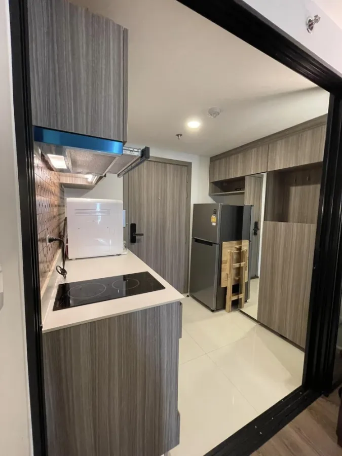 For rent, The Origin Phahon - Saphan Mai, with a walk in closet, plus a large sofa. If you don't reserve, you will miss a lot.