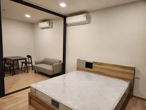Condo for rent, XT Phayathai, just bring your bags and move in. Fully furnished Very easy to travel