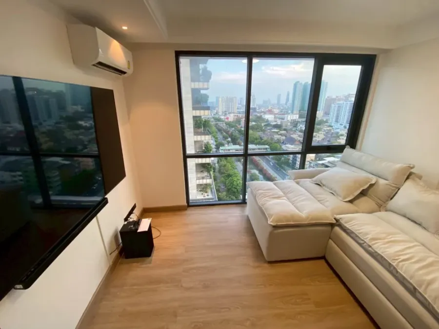 ให้เช่า Regal Sathorn-Narathiwat ห้องพร้อมอยู่ เฟอร์พร้อม ชั้นสูง จองเลย