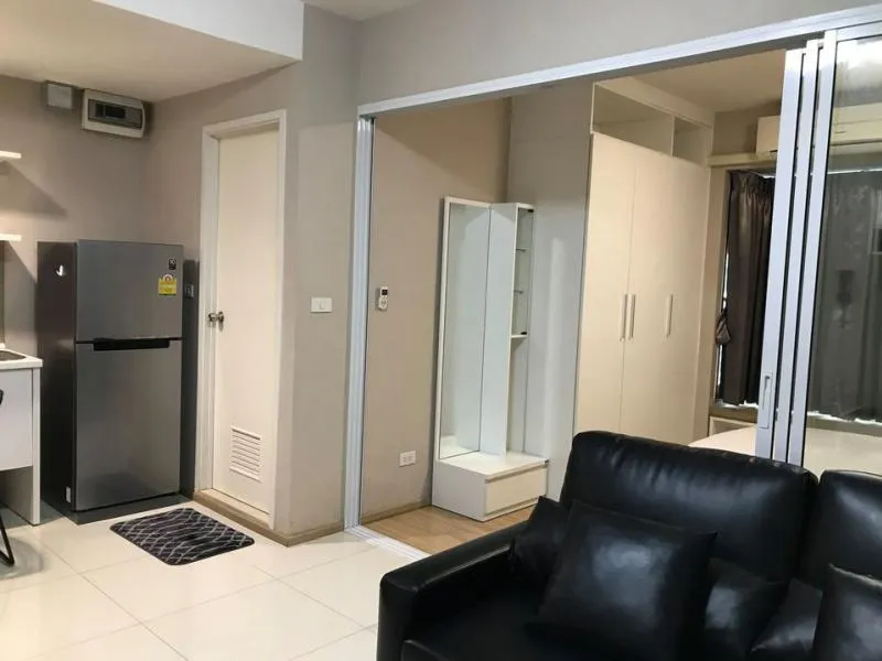 Rent Fuse Mobius Ramkhamhaeng Station, corner room, get the morning sun, fully furnished, beautiful room, book and will not regret.
