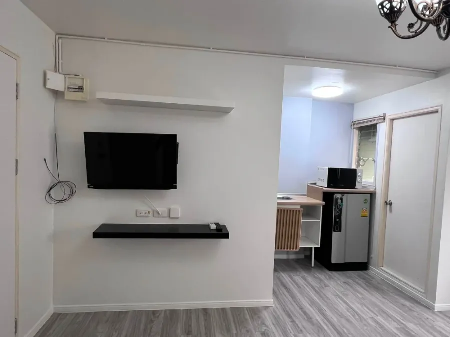 For rent: Lumpini Township Rangsit Klong 1, a lovely apartment on the 6th floor with complete furnishings. What are you waiting for?