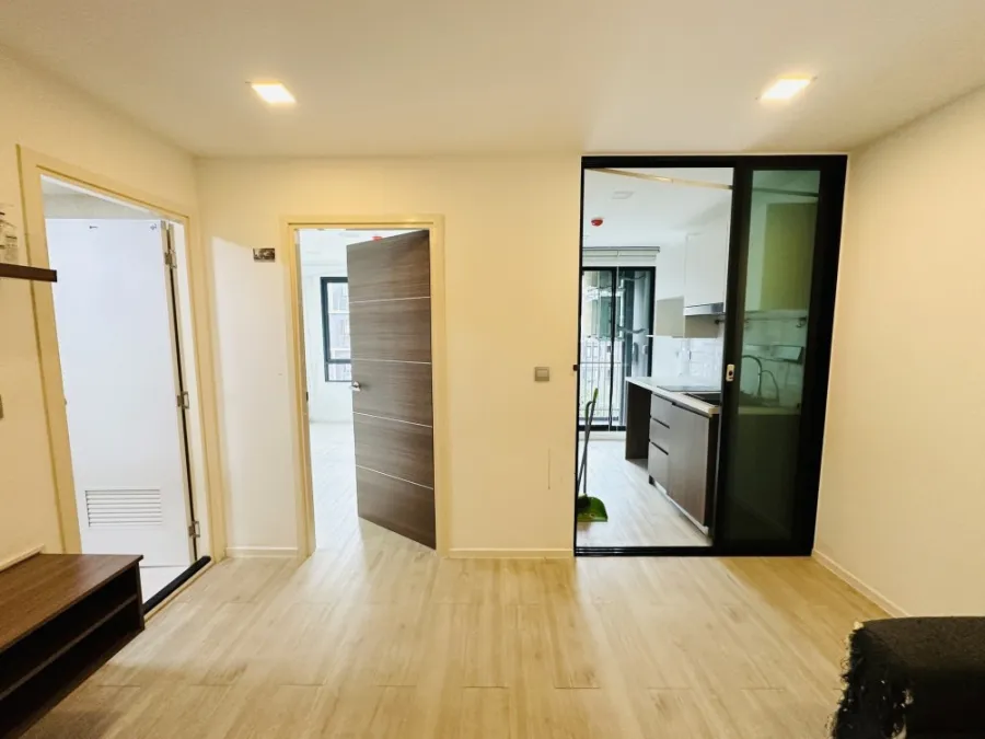 Condo for sale, Atmoz Lat Phrao 71, empty room, pool view, with Buit-In furniture, very livable, reserve now.