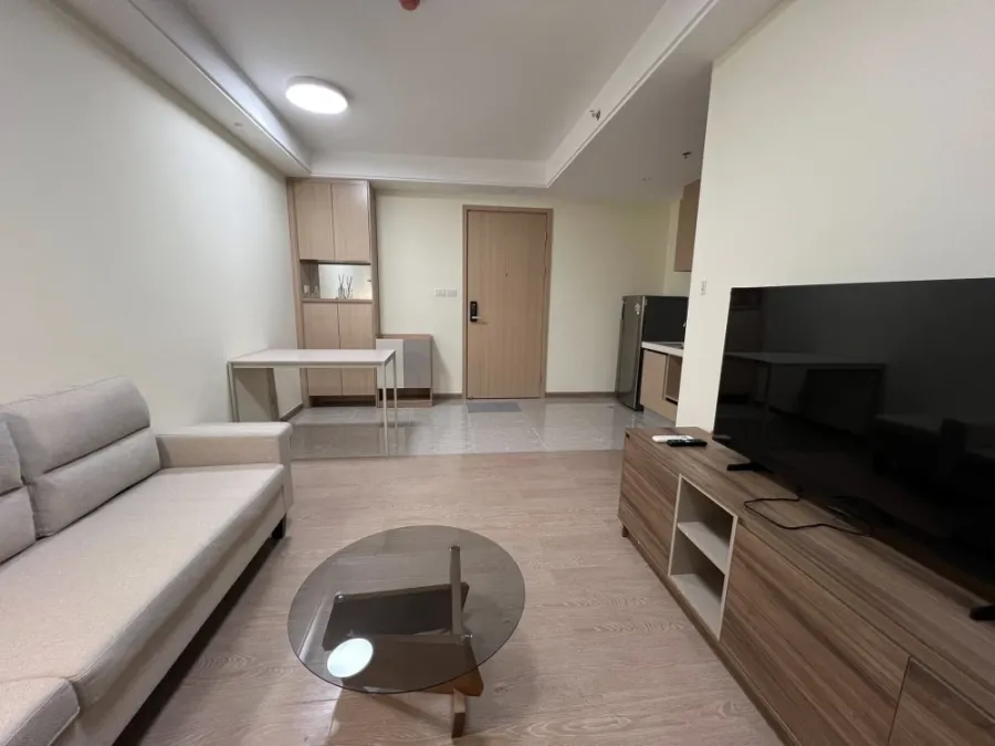 ให้เช่า Regal Sathorn-Narathiwat ห้องชั้นสูงน่าอยู่ เฟอร์พร้อม ห้องกว้างขวางอยู่สบาย จองเลย