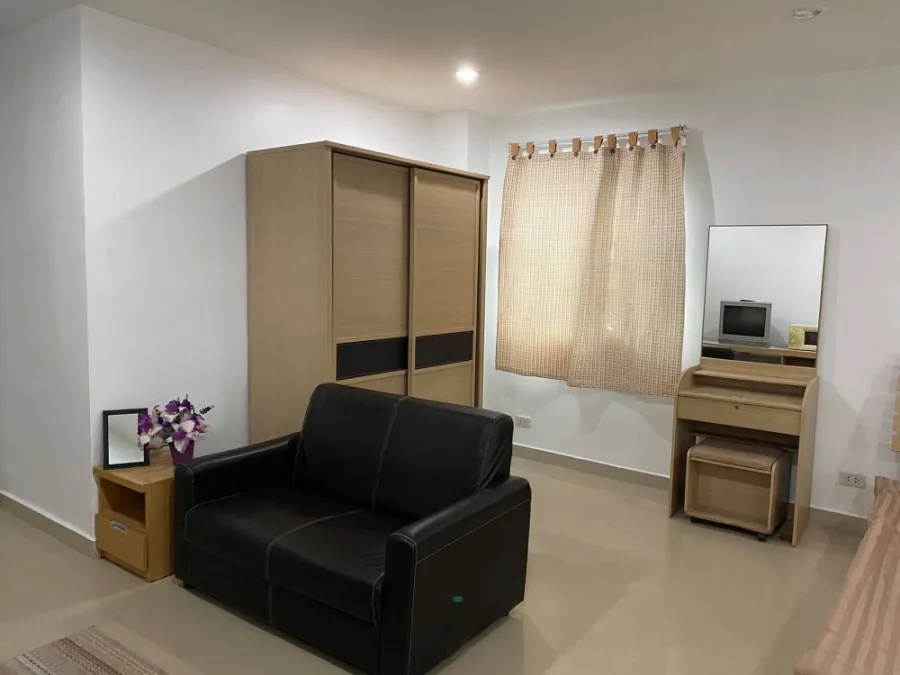 Condo for rent, Regent Home 1, Phahon Yothin 67, private corner room. fully furnished Ready to move in