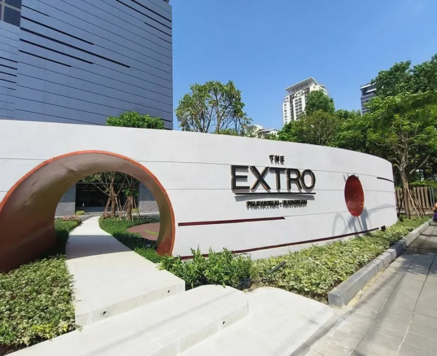 For rent: The Extro Phayathai-Rangnam, high floor unit, ready to move in, fully furnished, complete amenities. Book now, don't miss out!