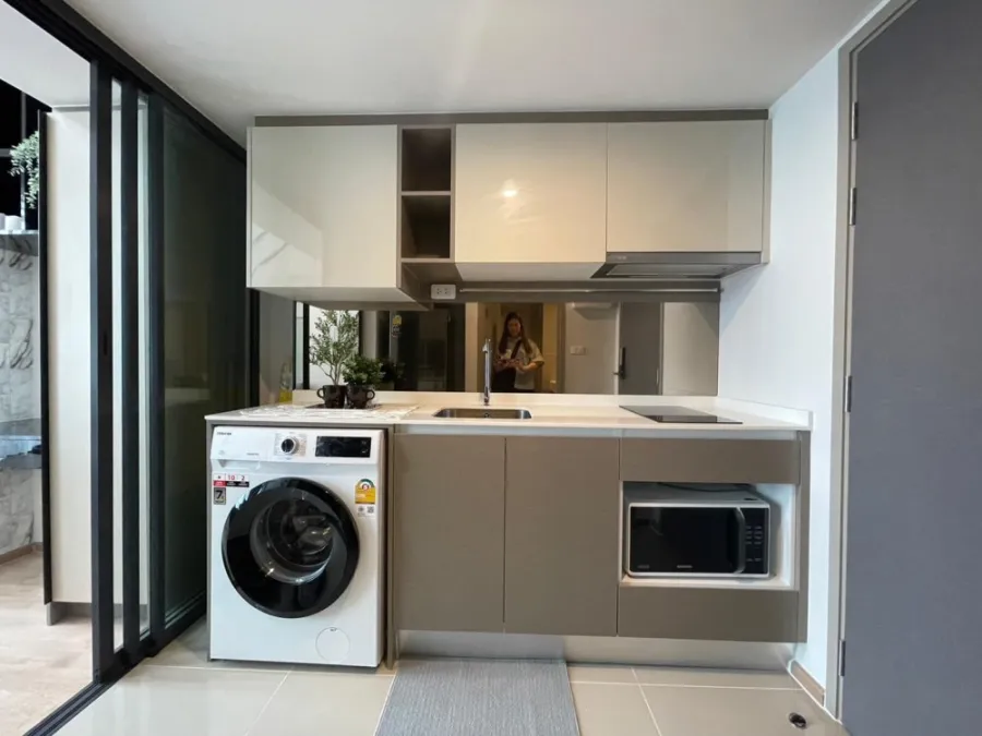 Condo for rent Ideo Rama 9 - Asoke, duplex room Decorated with built-ins, loft style, just come and stay.