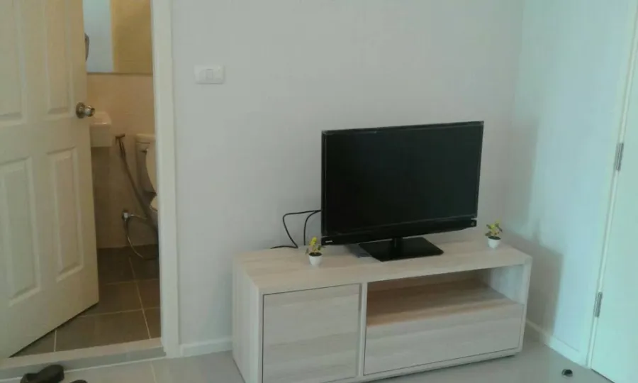 Rent a Aspire Rama 9, 17th floor, with high views with complete facilities. Don't miss it.